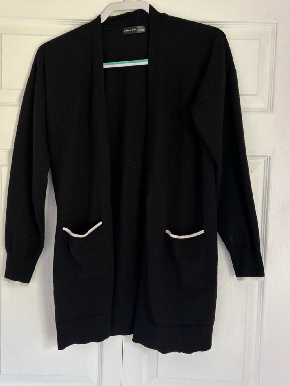 Verve Amí Black Open-Front Cardigan with White Trim